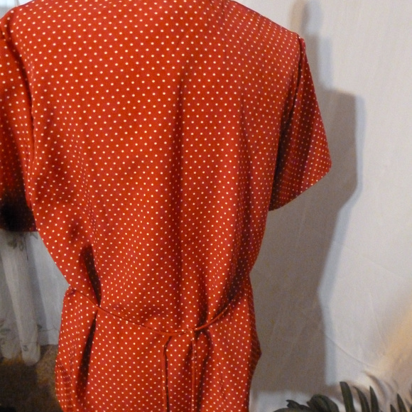 Red/white polka dot V- Neck button down ladies top - Picture 3 of 4